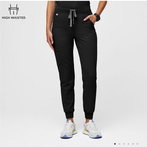 High Waisted Zamora Jogger Scrub Pants in Small